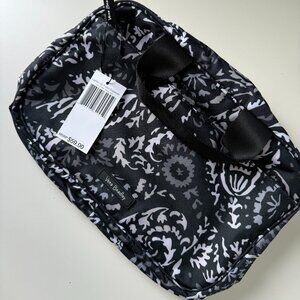 Vera Bradley Lighten Up Travel Organizer NWT